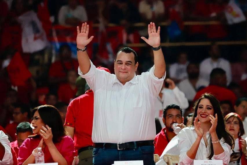 ¿Quién es Jorge Aldana? Jorge Alejandro Aldana Bardales es un periodista de profesión, tiene 48 años y es padre de tres hijos.