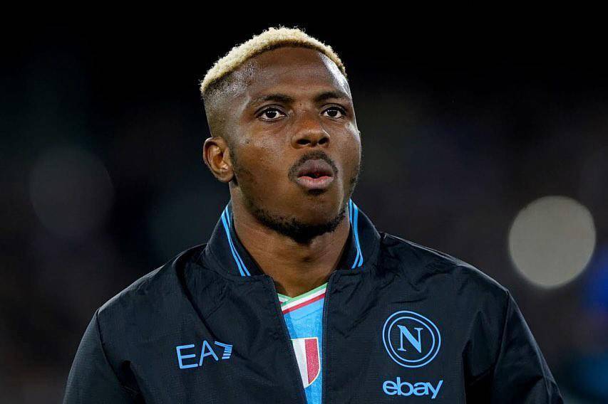 5. Víctor Osimhem - El nigeriano de 25 años que milita para el vigente campeón italiano, el Napoli. Aurelio De Laurentiis, presidente del club, ha manifestado que está dispuesto a escuchar ofertas por su estrella.