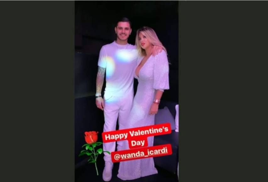 Mauro Icardi, delantero argentino del PSG, subió esta imagen con su esposa Wanda Nara y una dedicación.