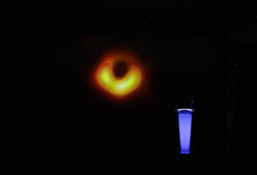 Las imágenes del primer agujero negro captado en la historia