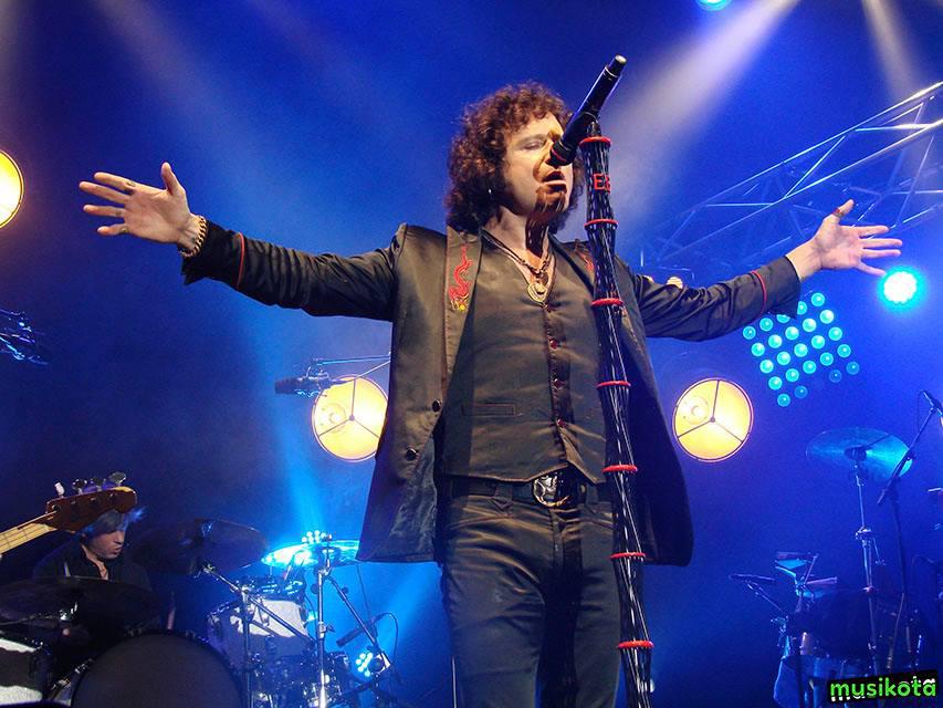 Bunbury asegura que le gustaría hacer un disco de rancheras o tangos