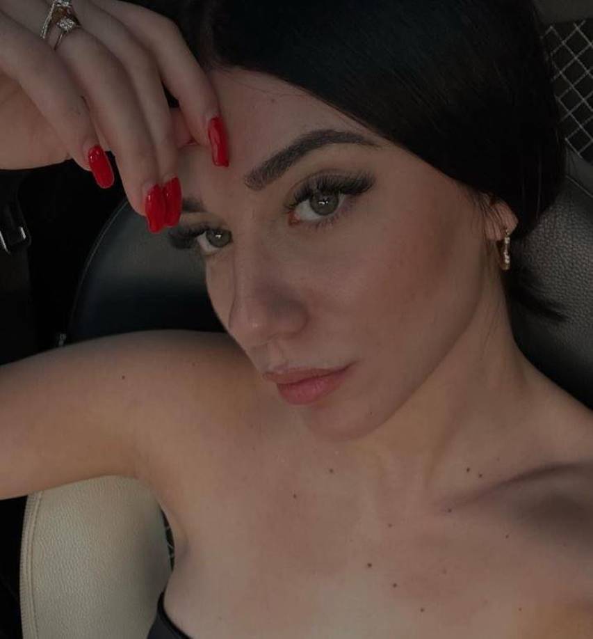 El gobernador declaró: “Este es otro enfrentamiento más entre bandas criminales que luchan por el control de los clubes nocturnos y el tráfico de drogas”.