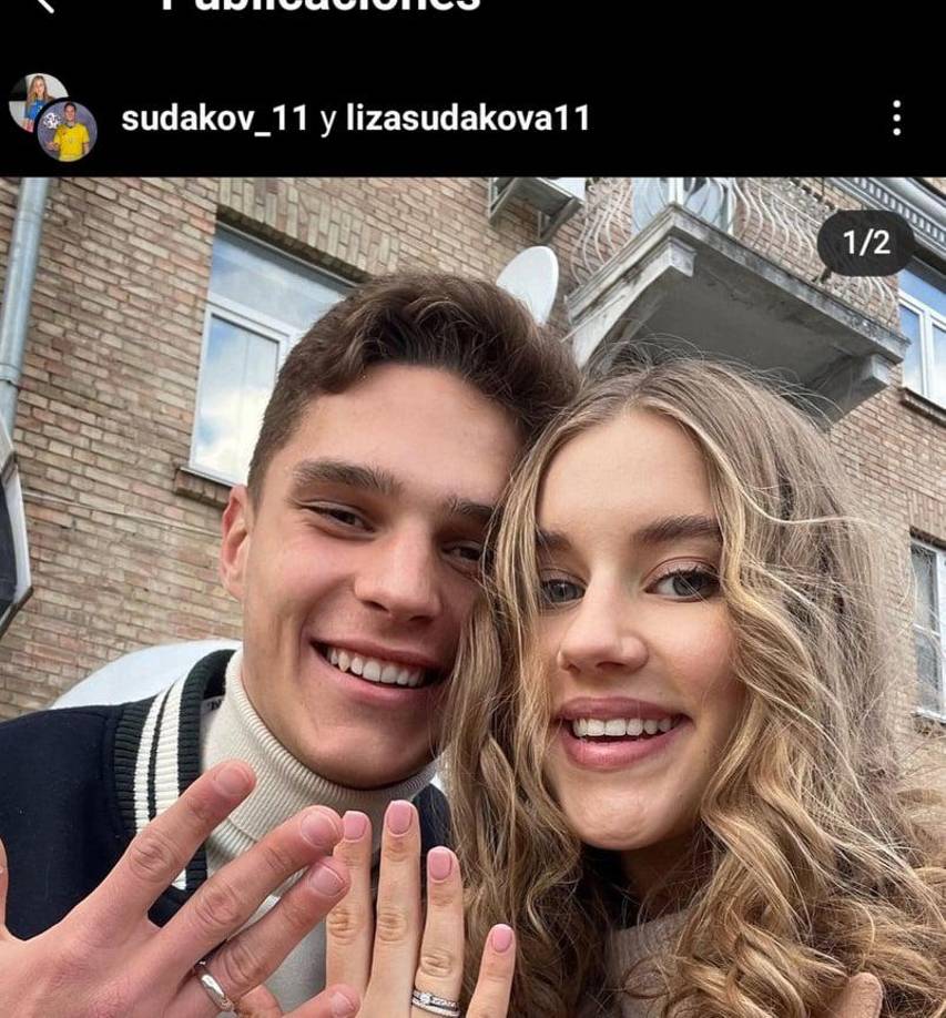 “Lloro y rezo por esta pareja y por todos los jóvenes jugadores y amigos que dejé en una Ucrania que me hizo feliz durante dos años. Mi corazón está roto”, indicó el estratega español.