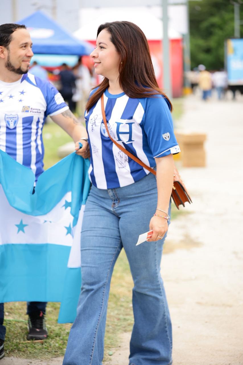 Figuras presentes en el Nicaragua-Honduras, bellezas y catrachos sorprenden