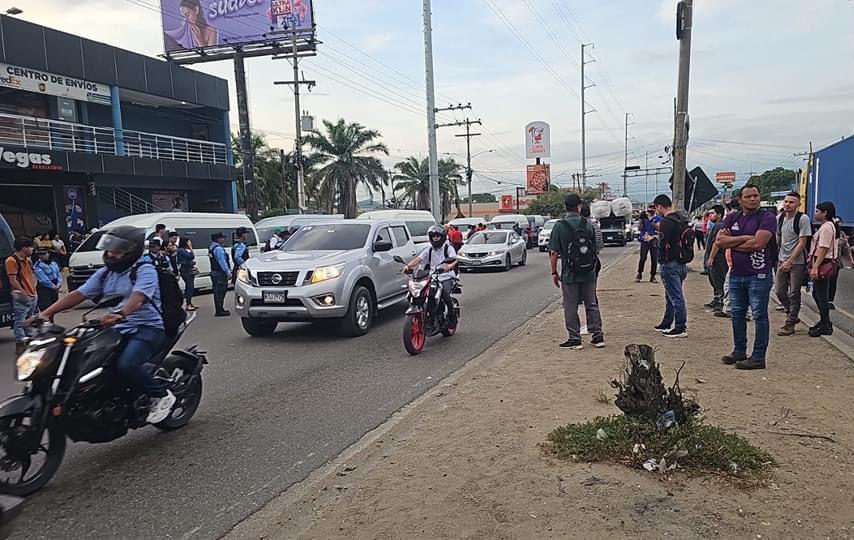 Por extorsión paralizan unidades de transporte en Villanueva