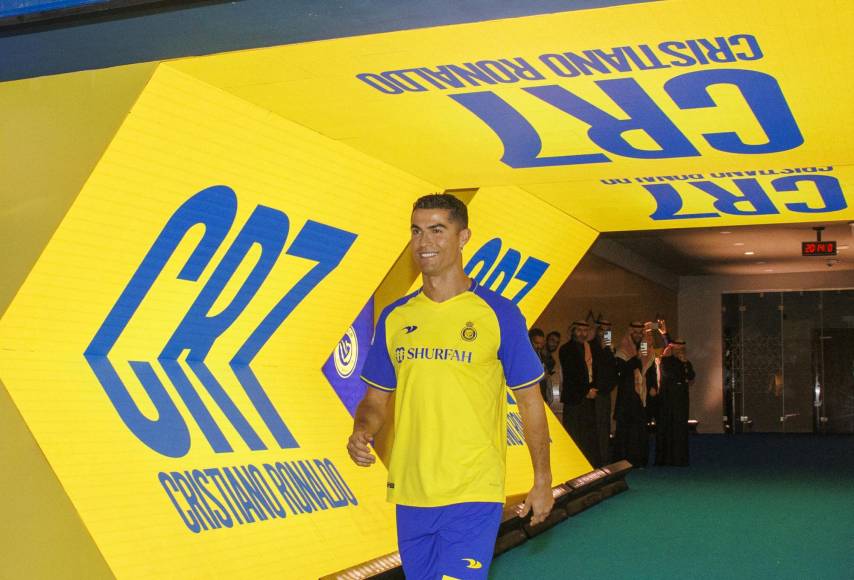 Cristiano Ronaldo se convirtió en el nuevo jugador del Al Nassr de Arabia Saudita y mostró su felicidad en compañía de su familia.