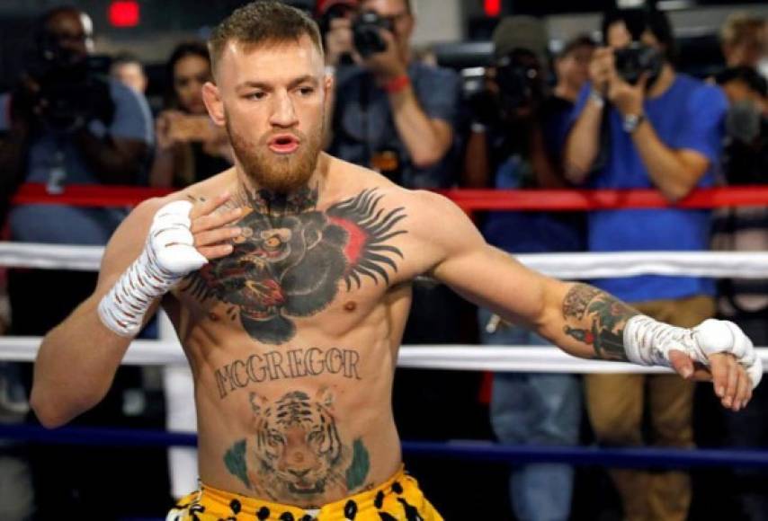 Uno de los vecinos de Cristiano Ronaldo es el luchador irlandés Conor McGregor.