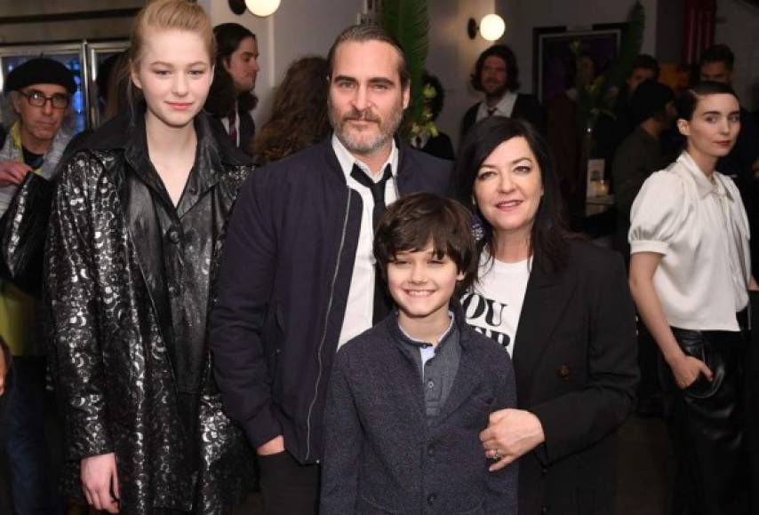 Dante Pereira-Olson ya había trabajado con Joaquin en la cinta independiente 'You Were Never Really Here' (2017), donde interpretó la versión joven del personaje que también encarnó Phoenix.<br/>