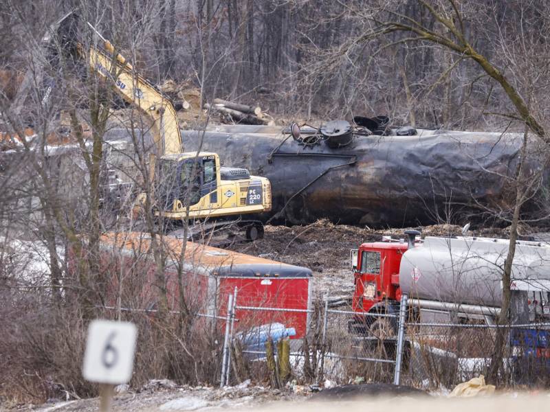 Fotografía referencial del descarrilamiento de un tren en Estados Unidos.