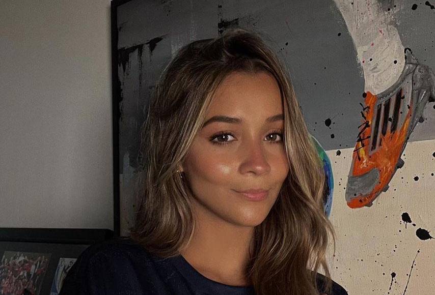 Nuni es una apasionada al fútbol y su equipo internacional favorita es el Real Madrid. 