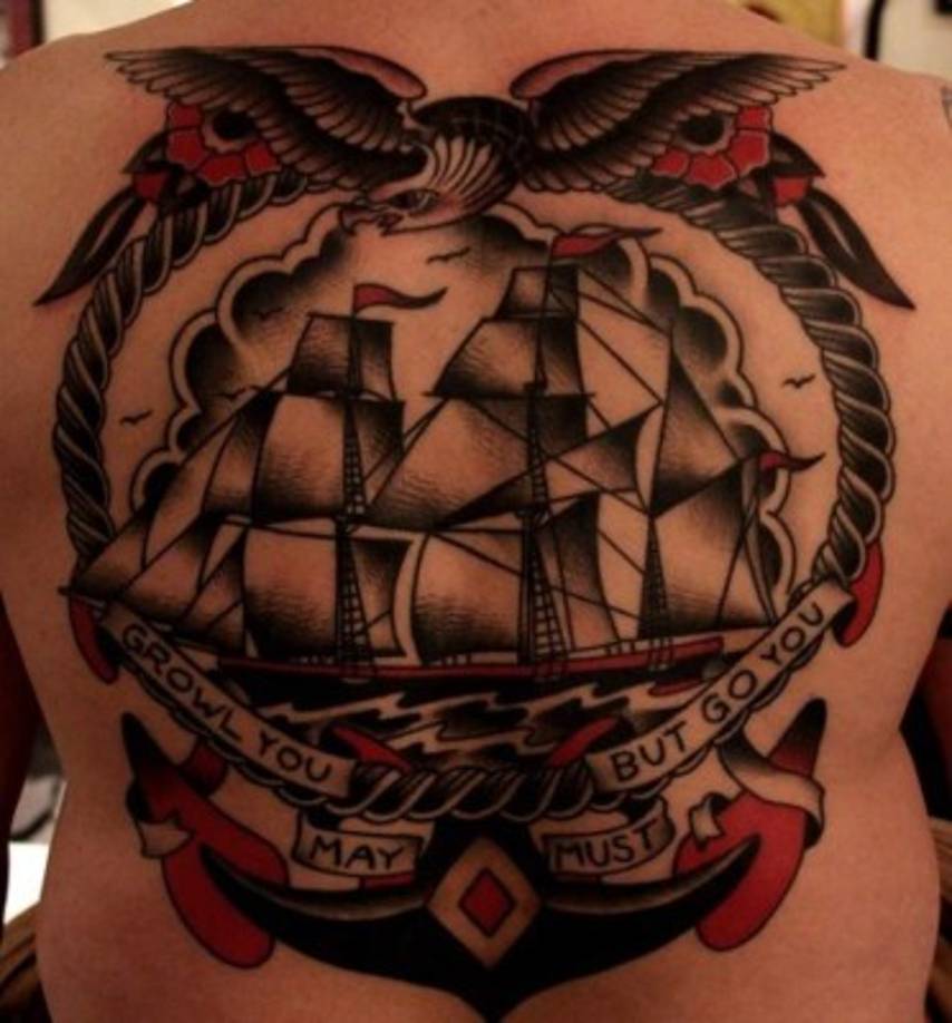 La técnica del tradicional americano consiste en una paleta de colores limitada con tonos vivos (negro, rojo, amarillo, verde) y líneas negras gruesas. Imagen tomada de http://tatussssssssssss.blogspot.com/2012/10/fotos-tatuajes-old-school.html