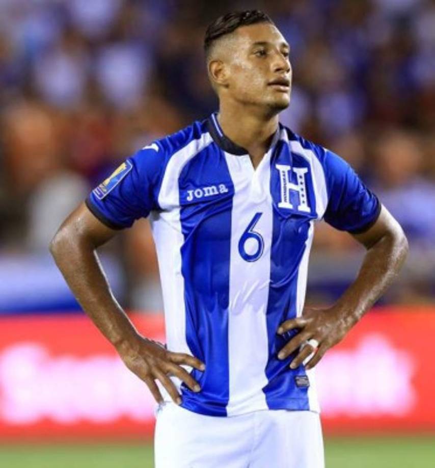 Bryan Acosta: Radio Marca ha informado que el Tenerife pone en espera la mejora de contrato del volante hondureño y revelan que el Zaragoza de España lo quiere, anteriormente se mencionó para el Leganés. 'El club tiene un compromiso verbal con el hondureño para mejorarle su contrato', indicaron.