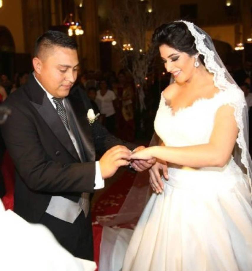 ”Yo ya soy de otra época. Yo no asisto a bodas porque después de divorcian”, sentenció Maldonado, mientras Carolina enfatizó: “Ese ya no es problema suyo”.