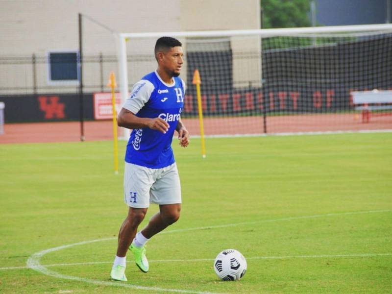 Bryan Acosta es seleccionado de Honduras.