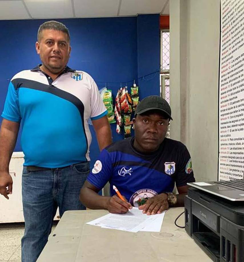 El defensor hondureño Milton Geovanny Palacios Vuelto ha sido anunciado como nuevo jugador del Cedritos FC de la Liga de Ascenso. Ha militado en clubes como Motagua, Marathón e inclusive estuvo en reservas del Cagliari.