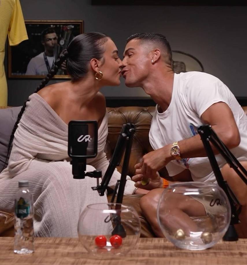 Cristiano Ronaldo sorprendió cuando tuvo de invitada a su pareja Georgina Rodríguez en su canal. Ese video dio mucho de qué hablar en redes sociales.