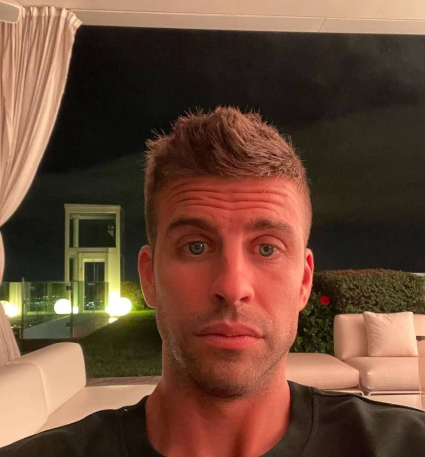 Piqué decidió acudir a Estocolmo acompañado de una mujer y fue parte de una espectacular fiesta. Tal parece que el defensor del FC Barcelona olvidó por completo a Shakira.