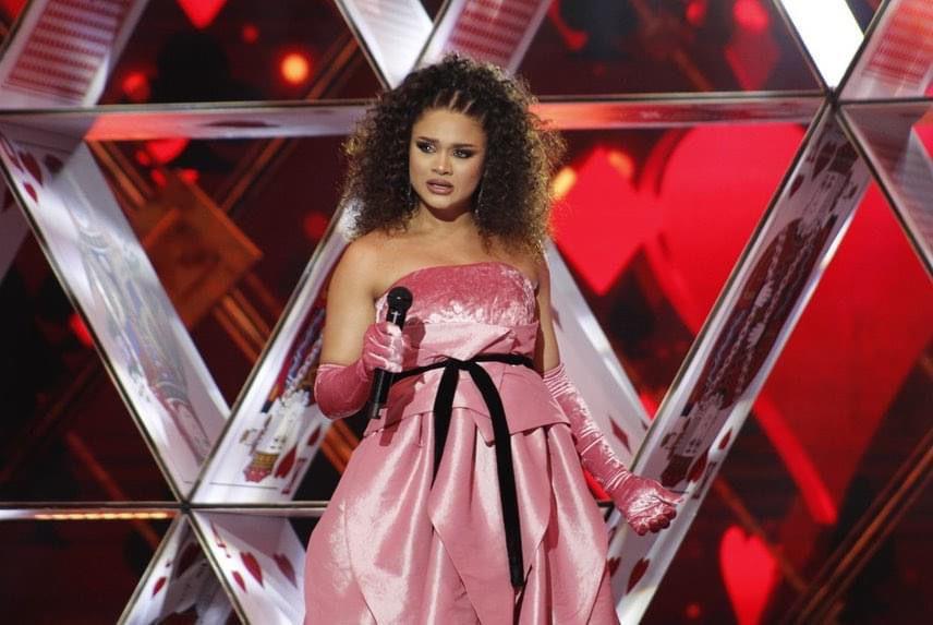 Jueces de “La Academia” se ponen de pie tras la presentación de la hondureña Cesia Sáenz