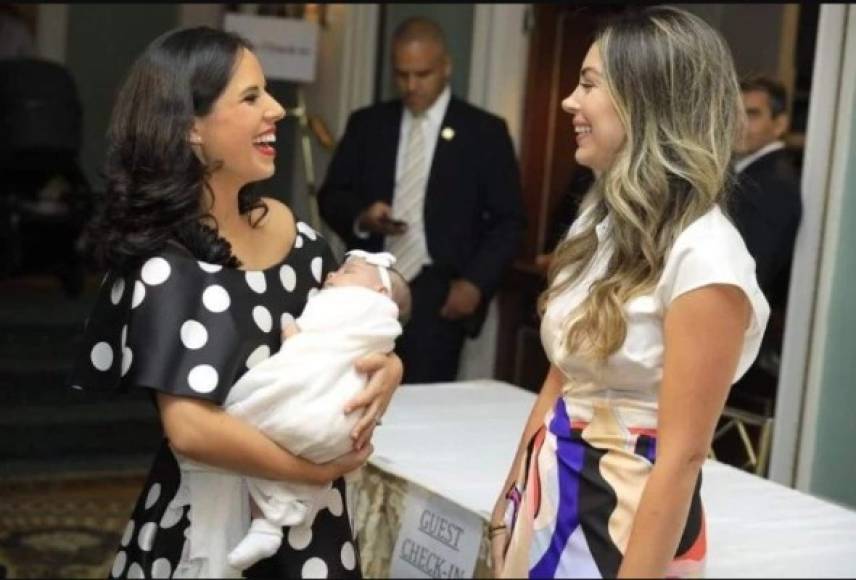 La pareja presidencial de El Salvador conformada por Nayib Bukele y Gabriela de Bukele se convirtieron en padre el pasado 15 de agosto.