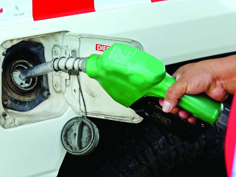 El Gobierno busca mejores opciones ante altos precios de los derivados del petróleo.