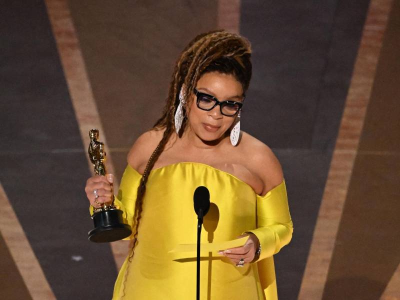 Ruth Carter se convierte en la primera mujer negra en ganar dos premios Óscar