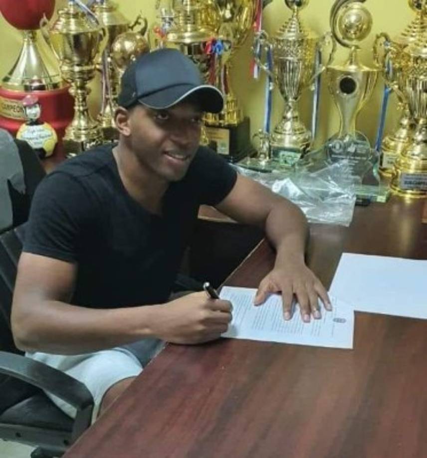 Luis 'Buba' López: El portero hondureño le puso fin a los rumores y decidió renovar por dos años con el Real España. En su momento fue vinculado al Marathón.