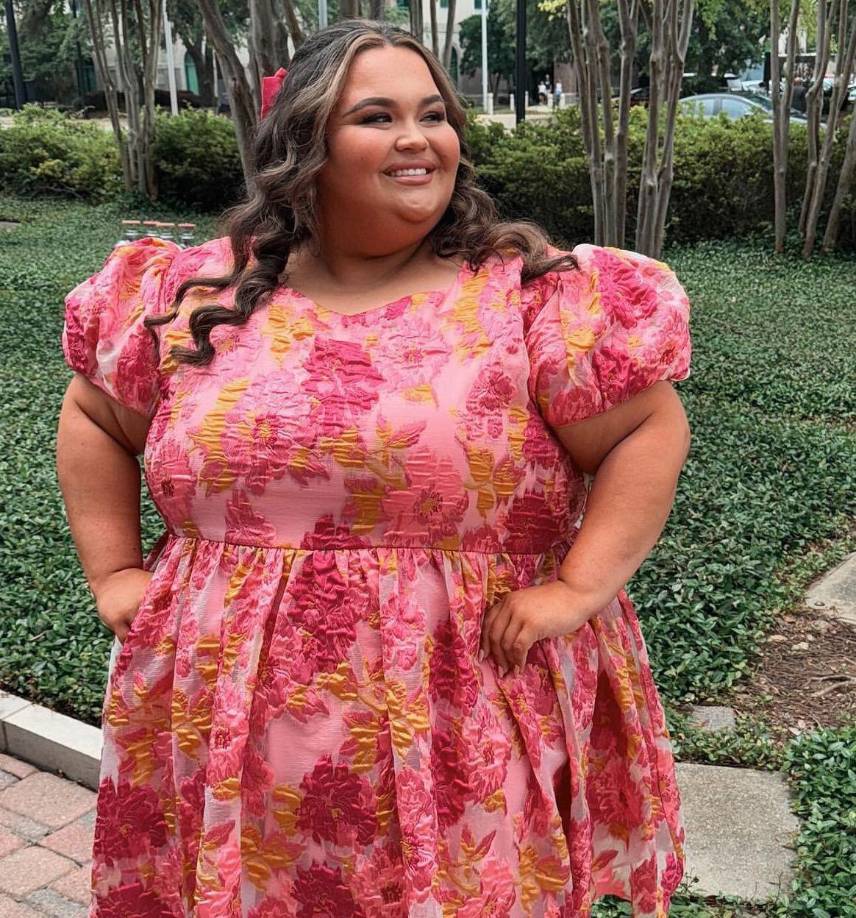 Y es que tras su coronación como Miss Alabama, Estados Unidos 2024, la reina de belleza ha generado una ola de críticas por su sobrepeso la tildan de “gorda” y que “no merece ser Miss”.