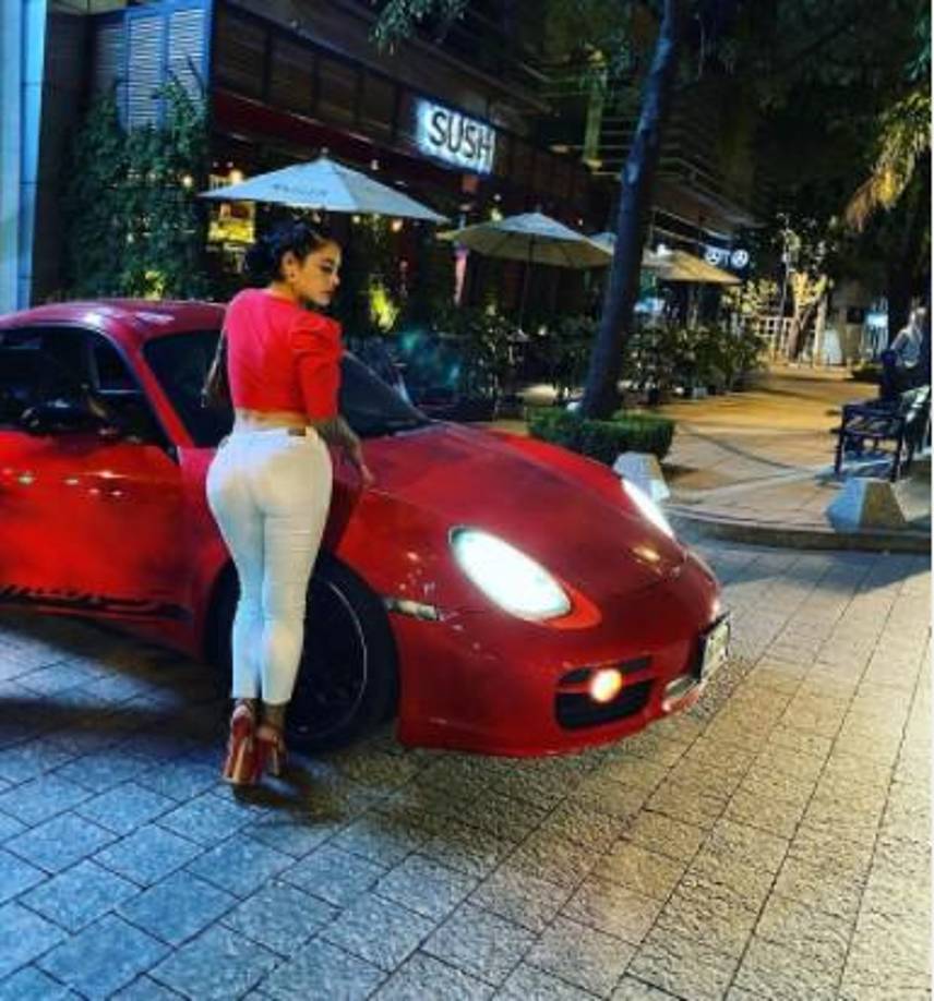 La mujer publicaba fotos en sus redes sociales en donde lucía vehículos, ropa y accesorios regalados por sus parejas.