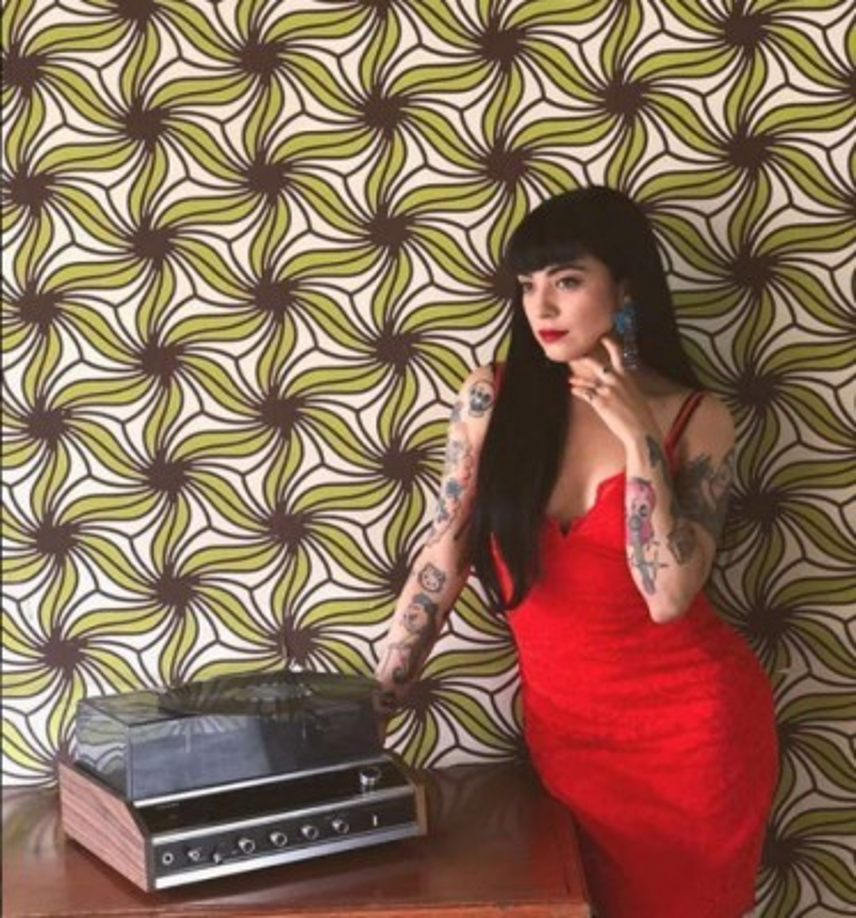 En marzo de 2017, Mon Laferte logró ingresar al ranking Social 50 de Billboard, apareciendo en el número 42.