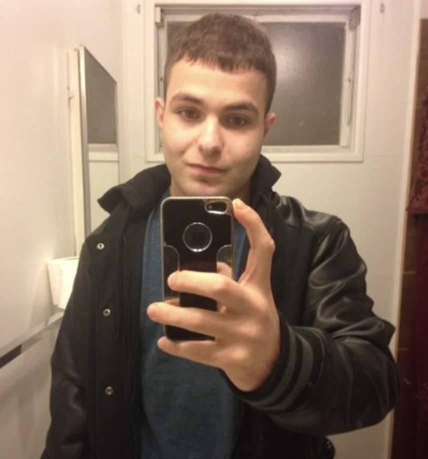 El sospechoso residía en la ciudad de Arvada, situada a unas 21 millas (34 kilómetros) de Boulder, y había vivido 'la mayor parte de su vida en Estados Unidos', dijo la jefa de Policía de Boulder, Maris Herold, quien no especificó su nacionalidad.