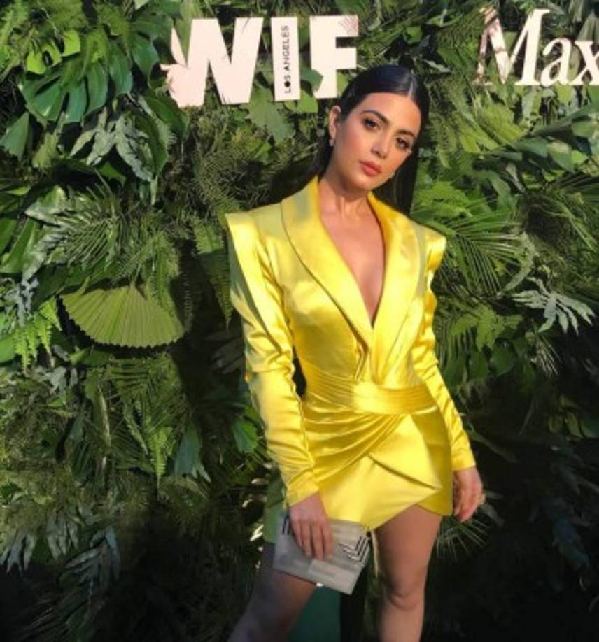 Desde 2011, mantiene una relación amorosa con el cantante Prince Royce, que no se hizo pública sino hasta abril de 2016.