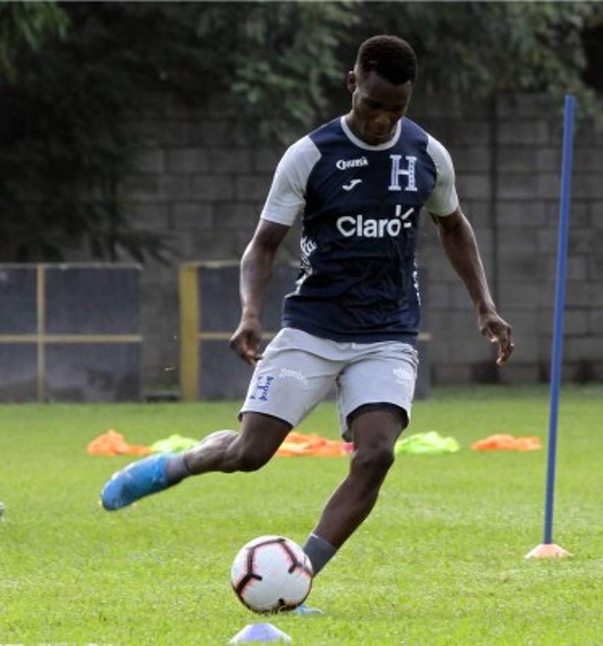 Román Rubilio Castillo - El delantero será el acompañante de Elis en el ataque.