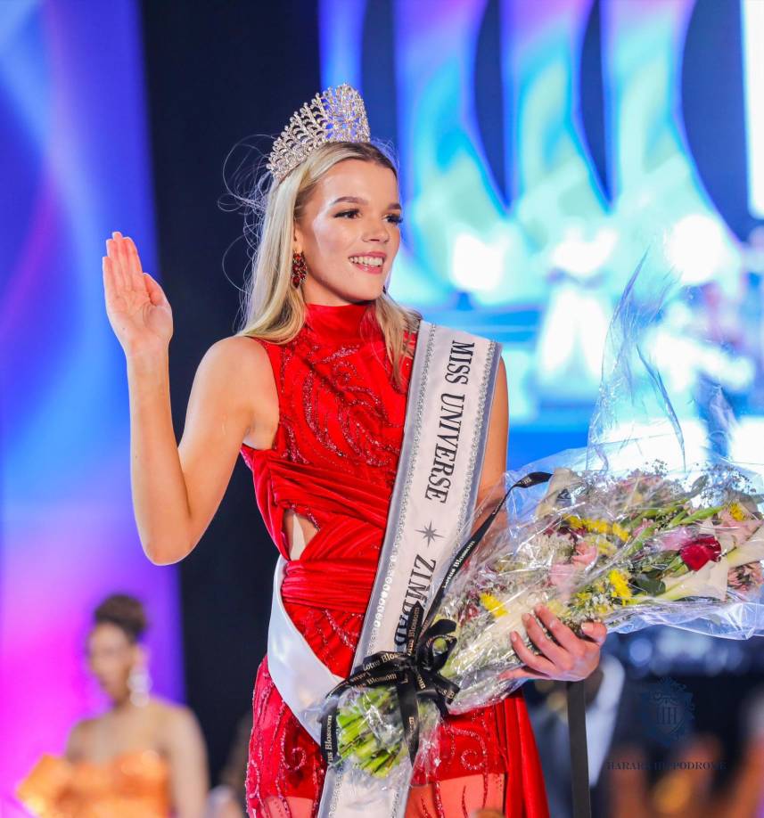 “¡Si entiendes el mundo, entenderás cómo funciona el sistema! Esa no es MI ELECCIÓN, esa no es MI SEÑORITA Zimbabue”, dijo otro.