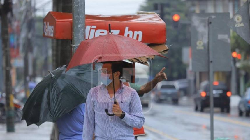 Alertan por deslizamientosy crecida de ríos por lluvias