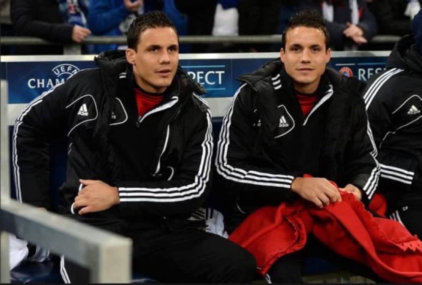 Los Degen - David y Philipp hermanos gemelos suizos que han defendido la camiseta del Basilea y además fueron convocados para el mismo Mundial, pero no llegaron a jugar juntos.