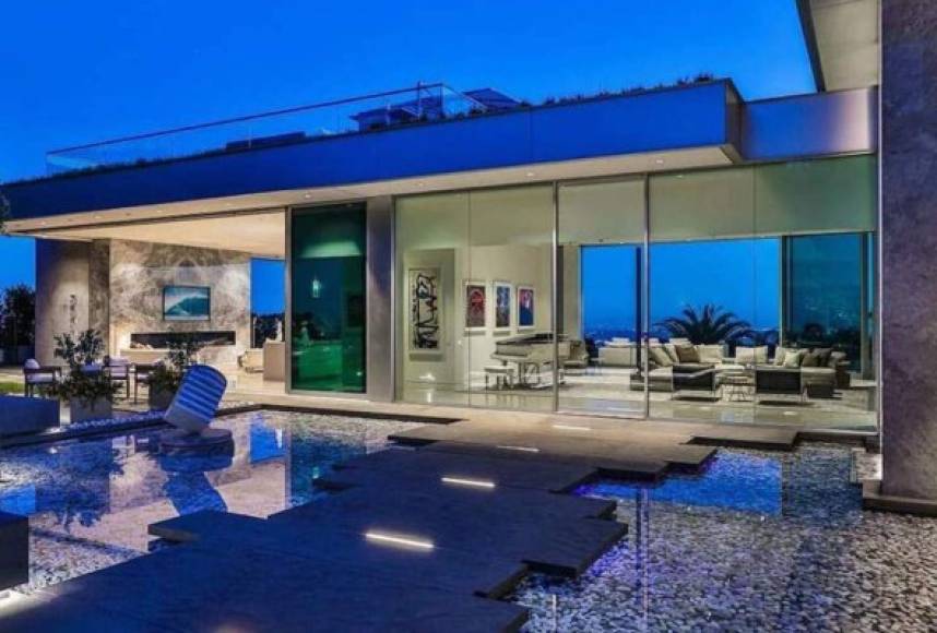 La cuenta de Instagram Mega Mansions posteó en las redes un tour virtual por la propiedad, con 1.400 metros cuadrados de terreno y un auténtico arsenal de comodidades: