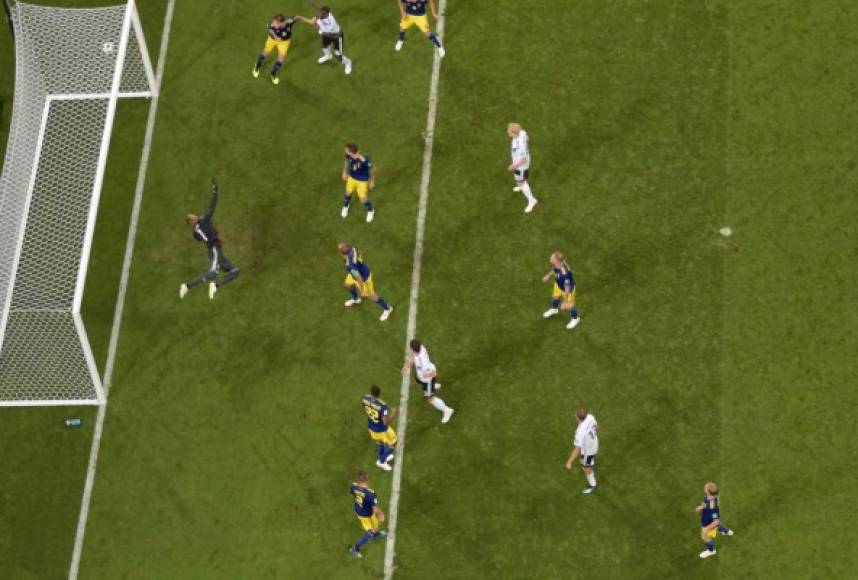 Una obra de arte, el mediocampista Toni Kroos le dio la victoria a Alemania en el minuto 95 tras un espectacular tiro libre.