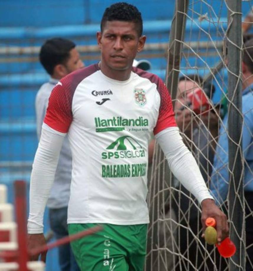 Carlo Costly: El delantero sigue sin llegar a un acuerdo con Marathón por lo que no es segura su continuidad con los verdes. <br/>