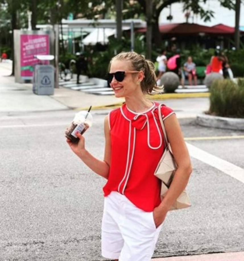 Su nuevo aspecto físico le ha valido múltiples críticas. Muchos afirman que luce como zombi.