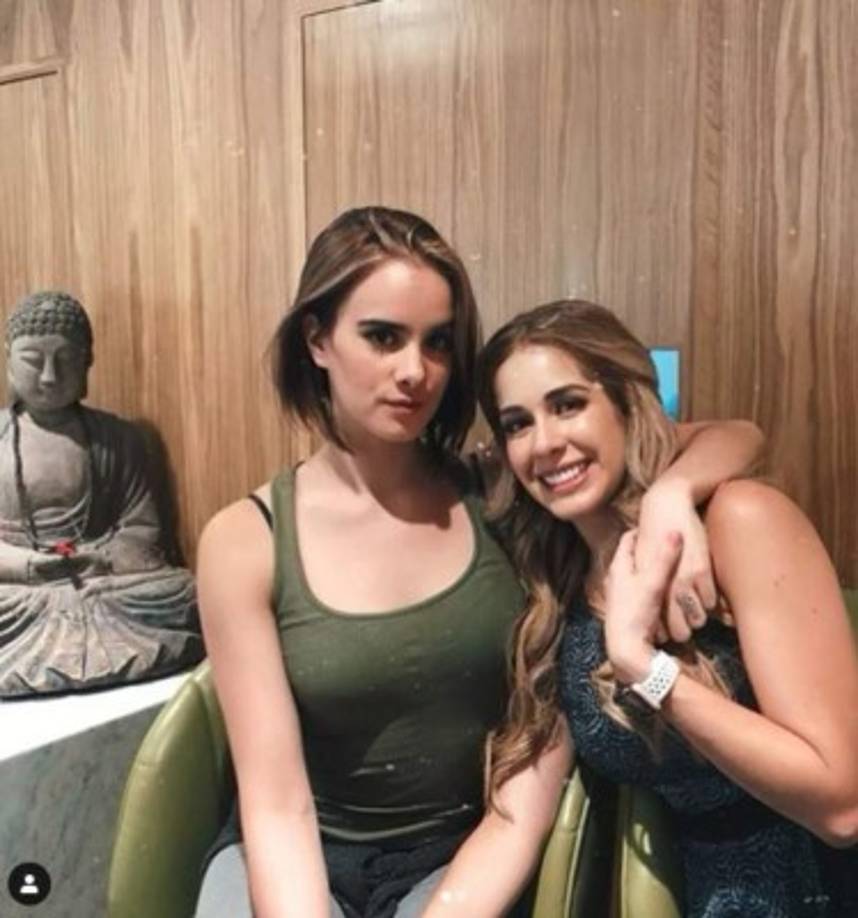 Gala Montes, nació en México, Cuando esta fue a acompañar a su hermana a un casting de actuación, la directora de este, se fijó en Gala y la eligió para que ella participara. Después de elegirla, Gala descubrió que quería ser actriz.<br/><br/>