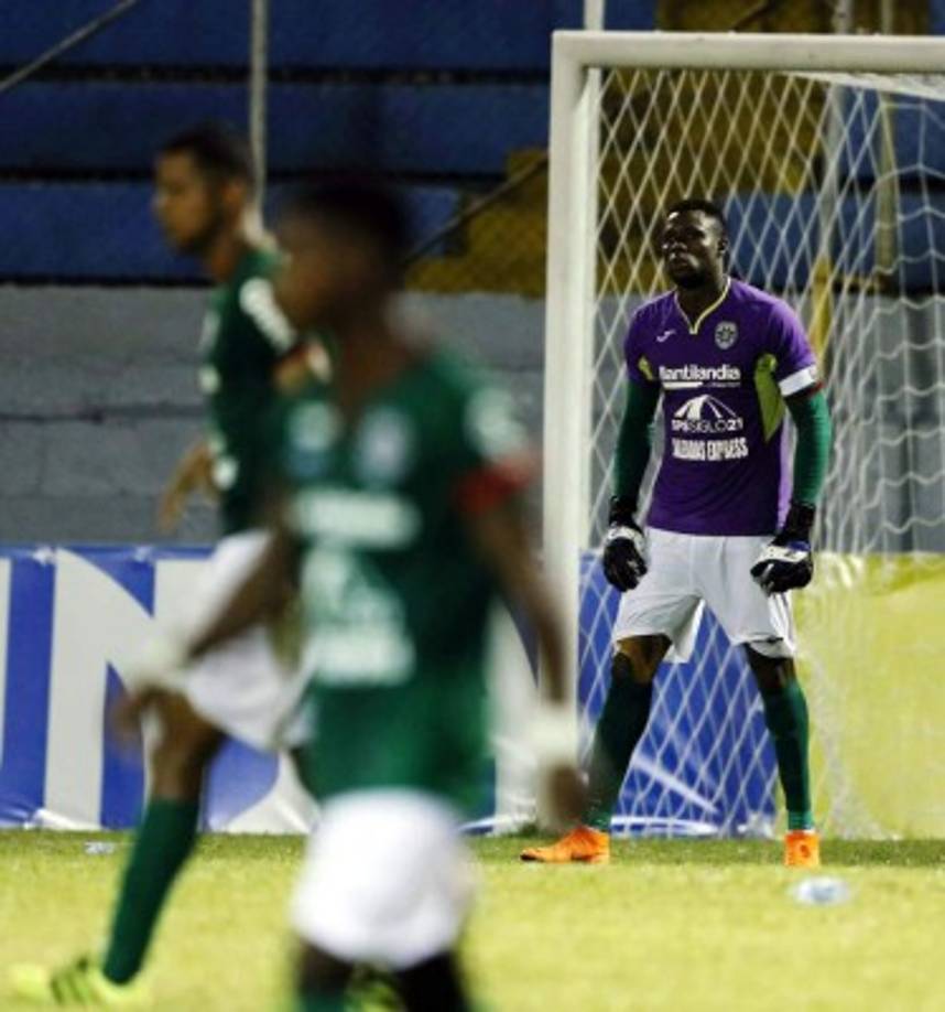 Yustin Arboleda salvó al Marathón en los últimos minutos.