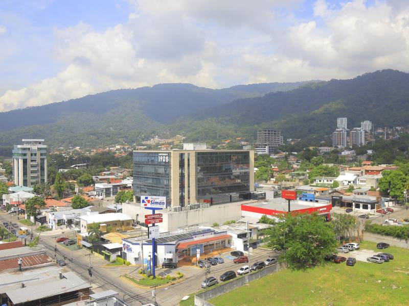 Gobierno debe impulsar la construcción vertical de vivienda social.