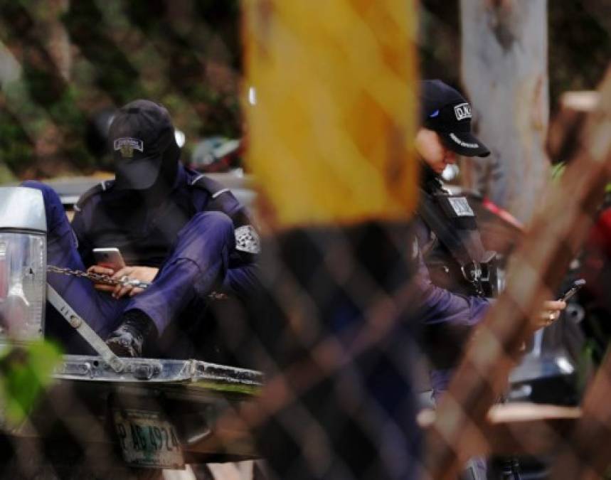 Otra de las quejas de los policías es que se les niega la opción de retiro voluntario, y de que el equipo logístico a su disposición es 'insuficiente' para sus labores.