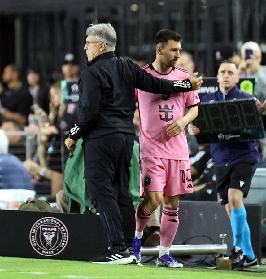 El ‘Tata’ Martino no quiso arriesgarse y decidió sustituir a Leo Messi en el segundo tiempo del juego ante Nashville.