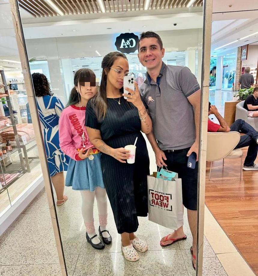 En TV Anhanguera, Felipe Ferreira, quien vive en la cuadra de al lado, afirmó que cuando bajó al patio del condominio al escuchar ruido y sentir humo, vio a la pareja saltar por la ventana con el bebé.