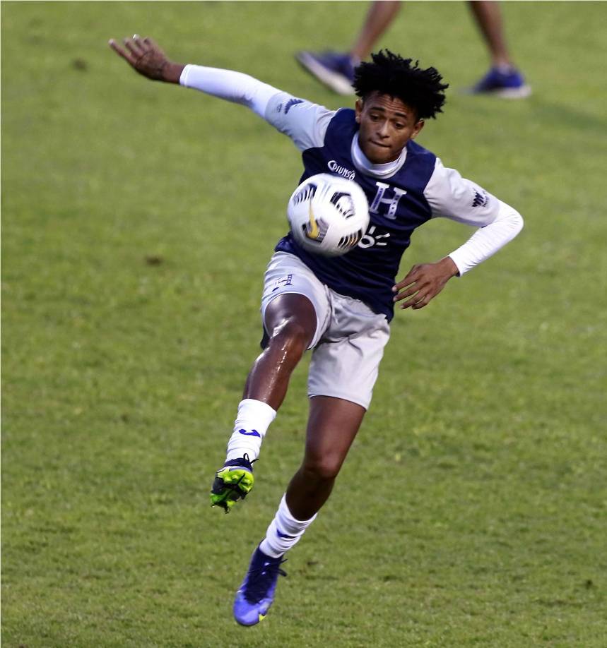  Cristian Sacaza - El jugador del Honduras Progreso debutará en la Bicolor. El ‘Bolillo’ Gómez apostará por una de las revelaciones del Torneo Clausura 2022 para jugar en el extremo derecho.