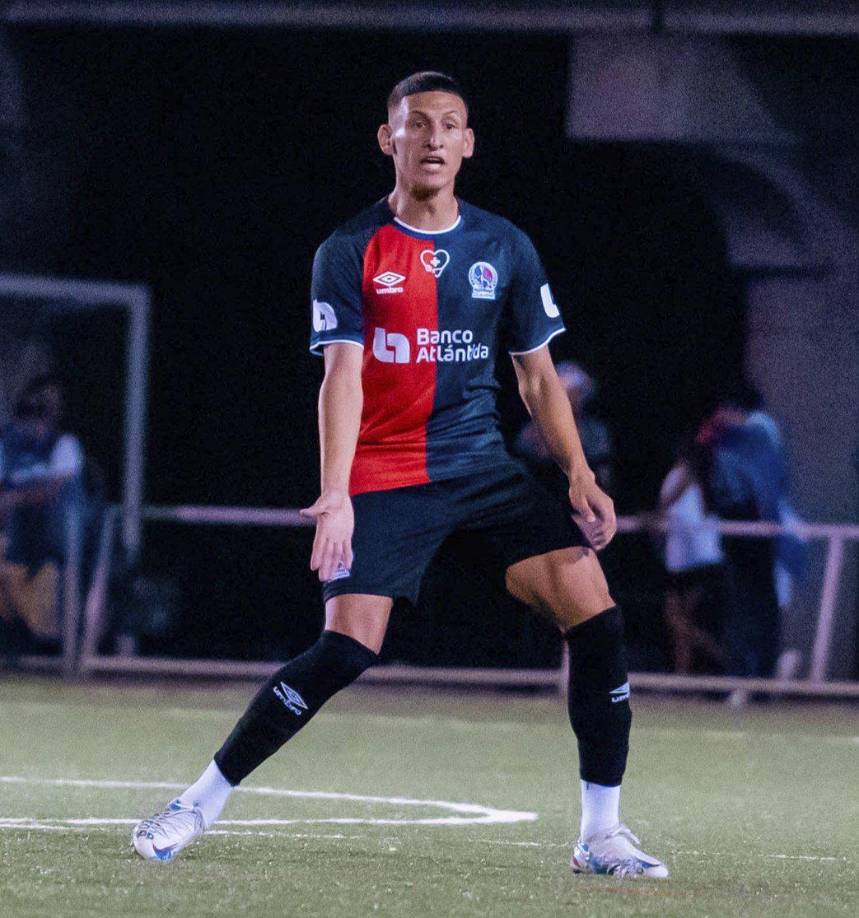 Jamir Maldonado: Es una de las novedades en el 11 titular del Olimpia para enfrentar al Marathón. Estará como lateral por la banda derecha.