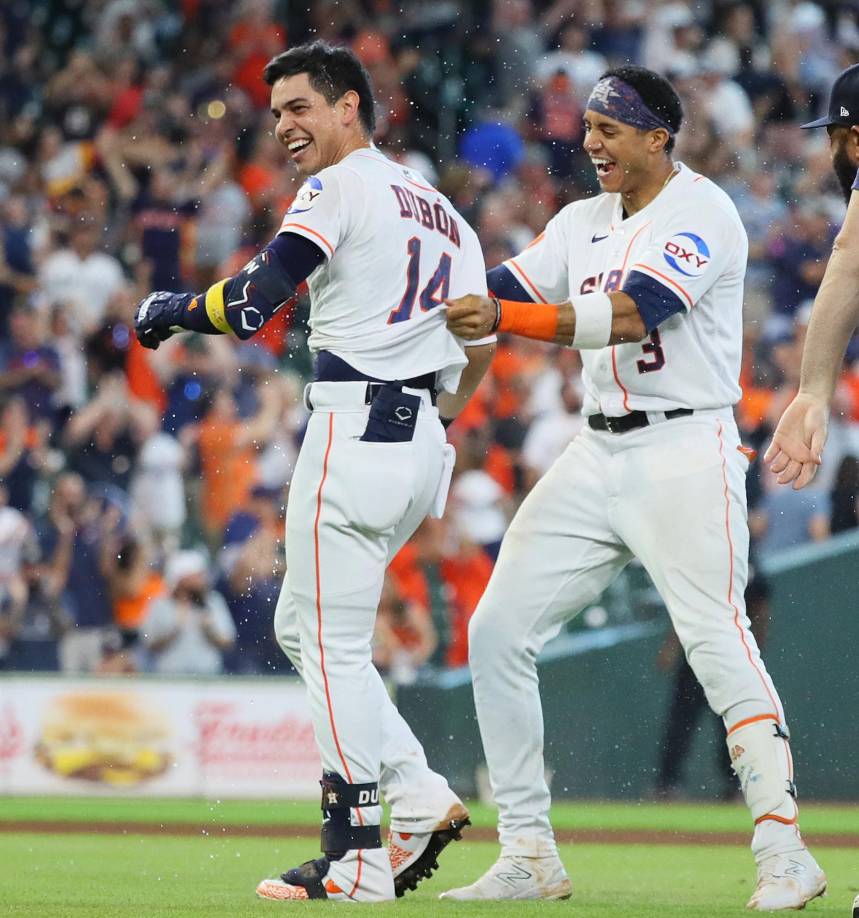 Previamente, en la octava entrada, Dubón había realizado la carrera del empate gracias a un sencillo que impulsó Jeremy Peña.