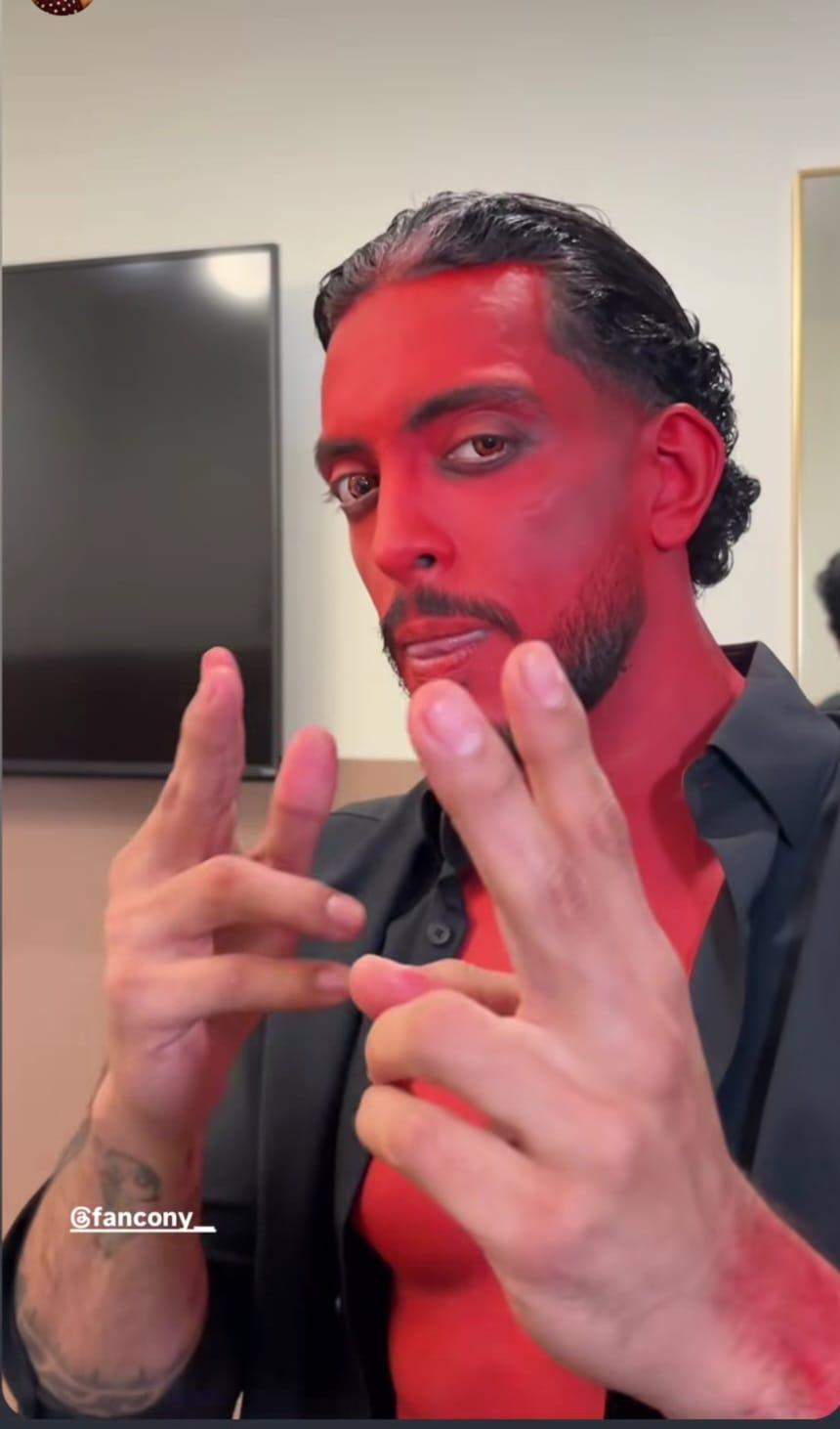 Fancony causa sensación con su disfraz de Halloween en gira por USA