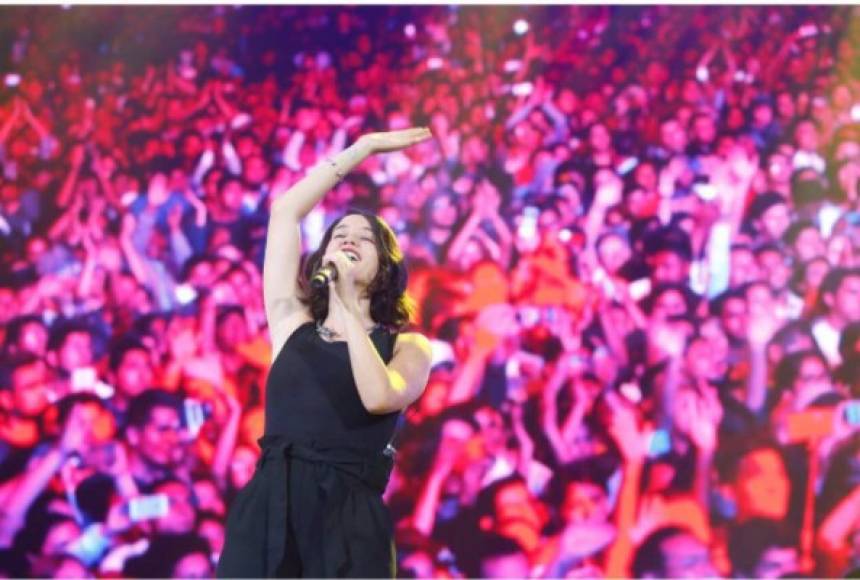 Aprovechando el festejo de su cumpleaños número 32, Ximena Sariñana compartió con sus miles de fans la noticia de su embarazo.<br/>